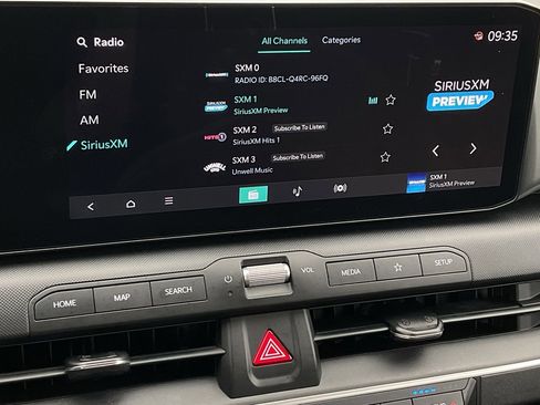 Used 2025 Kia K4 LXS image 28