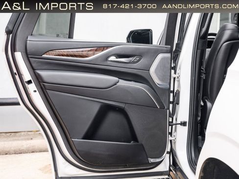 Used 2022 Cadillac Escalade Sport Platinum w/ Heavy-Duty Trailer Package AWD/4WD image 52