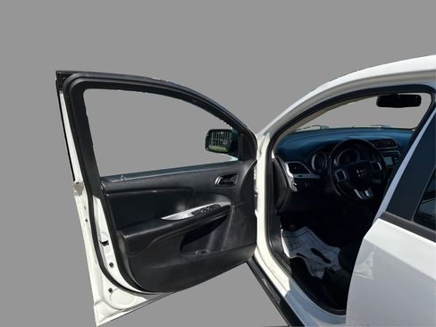 Used 2019 Dodge Journey SE w/ Connectivity Group FWD image 30