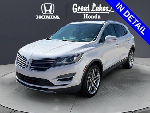 Used 2017 Lincoln MKC Reserve w/ Lincoln MKC Climate Package AWD/4WD image 2