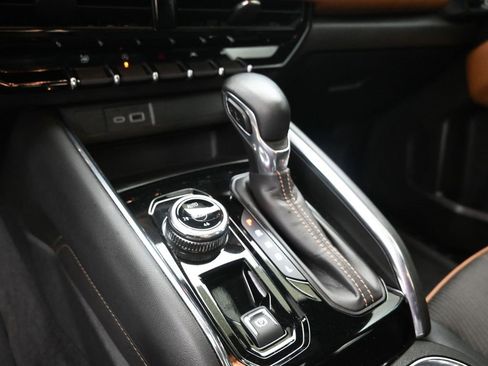 Used 2024 GMC Canyon AT4 w/ Technology Package image 19