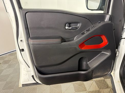 Used 2022 Nissan Frontier PRO-4X AWD/4WD image 10