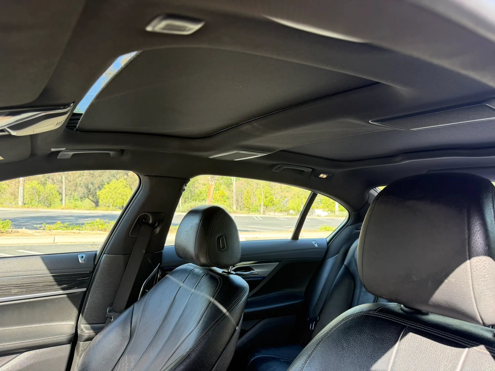 Used 2019 BMW 740i w/ M Sport Package RWD image 13