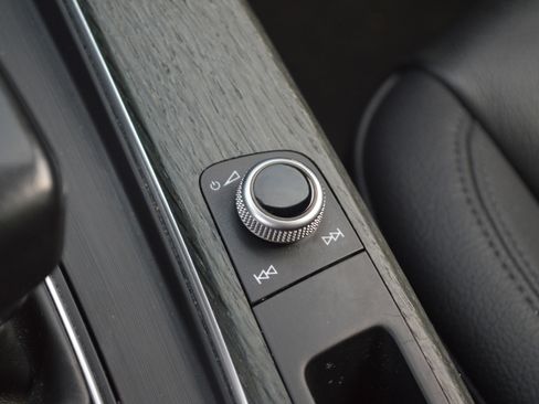 Used 2018 Audi A4 2.0T Premium Plus w/ Premium Plus Package image 28