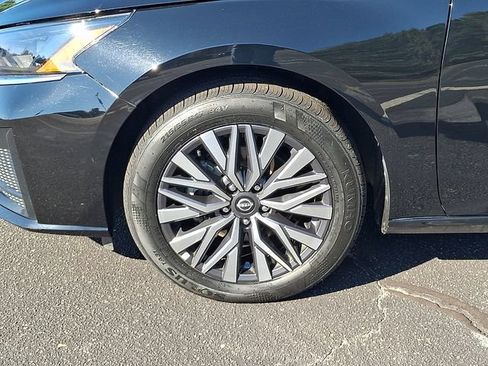 Used 2025 Nissan Altima 2.5 SV AWD/4WD image 8