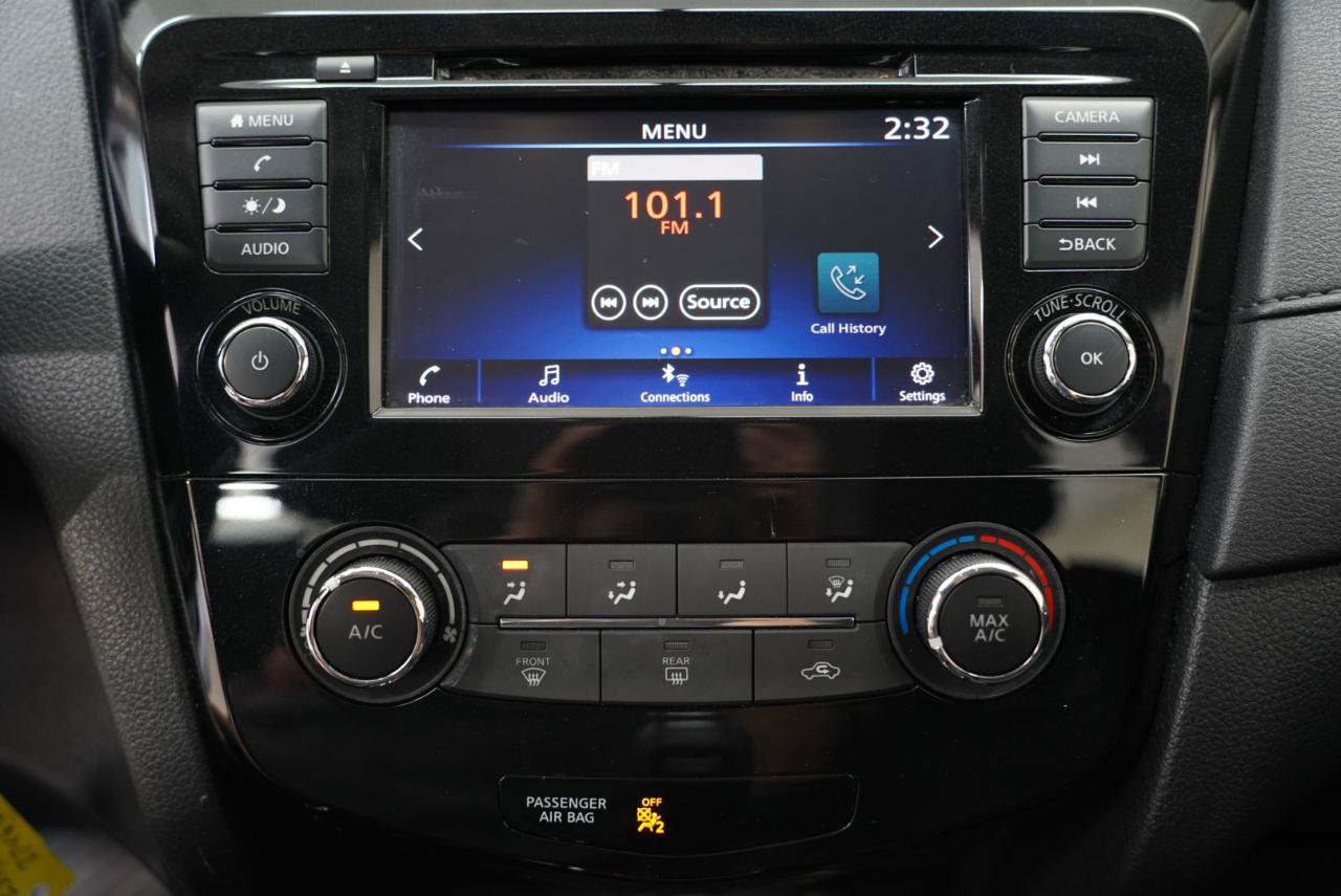 Used 2018 Nissan Rogue S AWD/4WD image 19