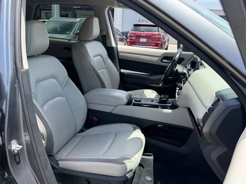 Certified 2022 Nissan Pathfinder SL w/ SL Black Package AWD/4WD image 18