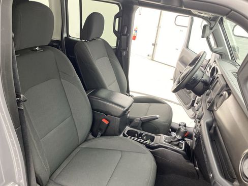 Used 2018 Jeep Wrangler Unlimited Sport S image 17