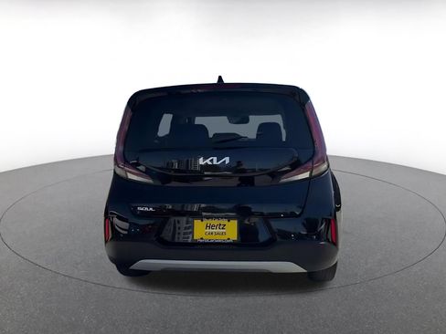 Used 2025 Kia Soul LX w/ LX Technology Package FWD image 19