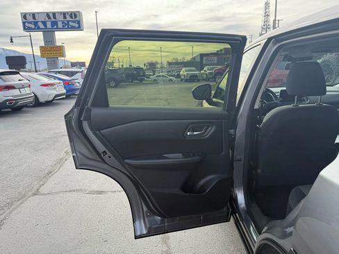 Used 2024 Nissan Rogue SV image 25