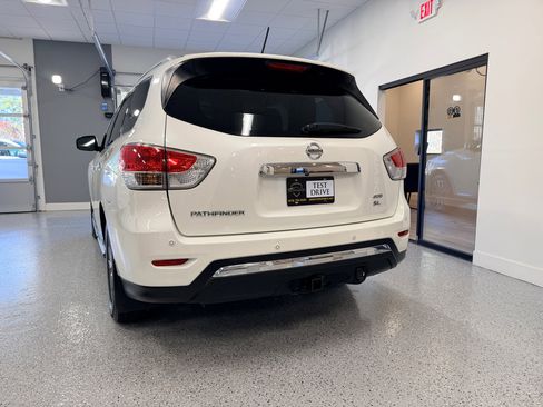 Used 2015 Nissan Pathfinder SL w/ SL Premium Package image 6