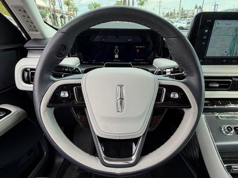 Used 2025 Lincoln Aviator AWD image 20