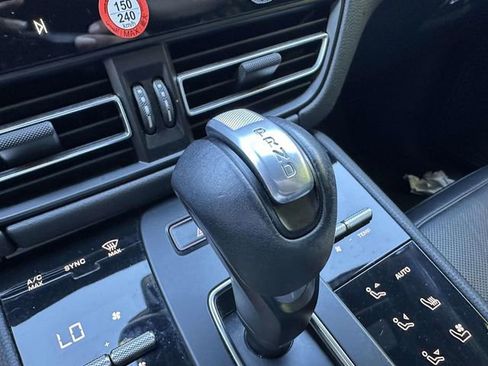 Used 2024 Porsche Macan image 20