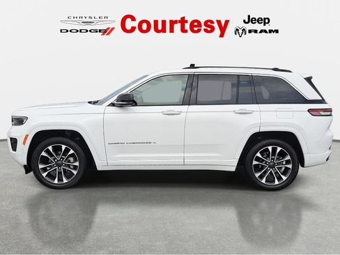 Certified 2024 Jeep Grand Cherokee Overland w/ Trailer Tow Package AWD/4WD image 7