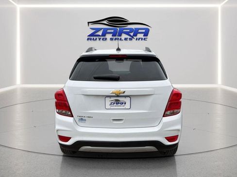 Used 2022 Chevrolet Trax LT w/ LT Convenience Package image 6