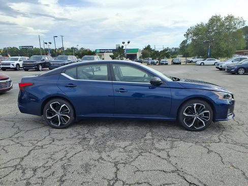 Used 2024 Nissan Altima 2.5 SR FWD image 6