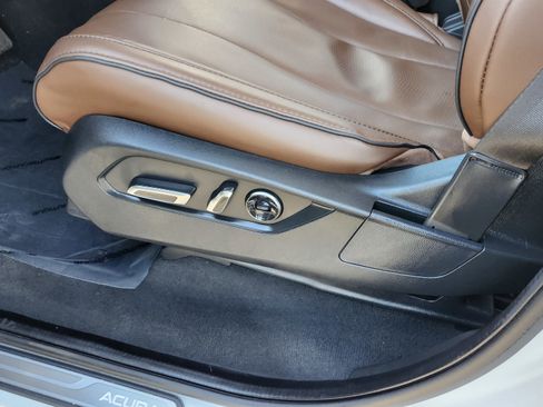 Used 2024 Acura MDX SH-AWD w/ Advance Package image 29