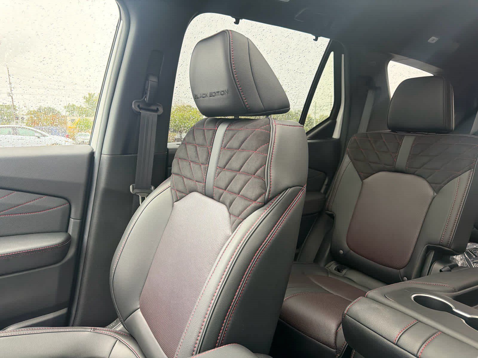 Used 2026 Honda Pilot Black Edition image 3
