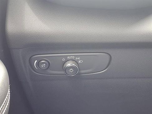 Used 2023 Buick Envision Preferred FWD image 19
