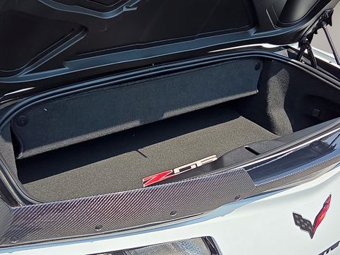 Used 2017 Chevrolet Corvette Z06 RWD image 11