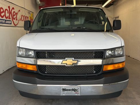 Used 2024 Chevrolet Express 2500 w/ Driver Convenience Package image 3