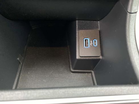 Used 2024 Ford Edge SEL image 13