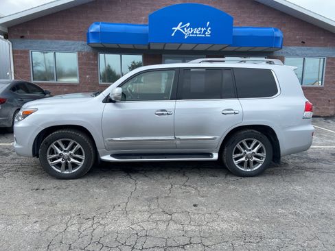 Used 2015 Lexus LX 570 570 image 3