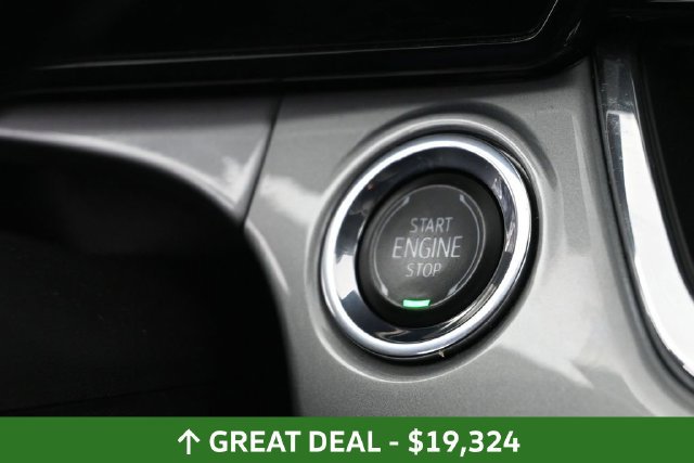 Used 2025 Chevrolet Trax LT FWD image 25