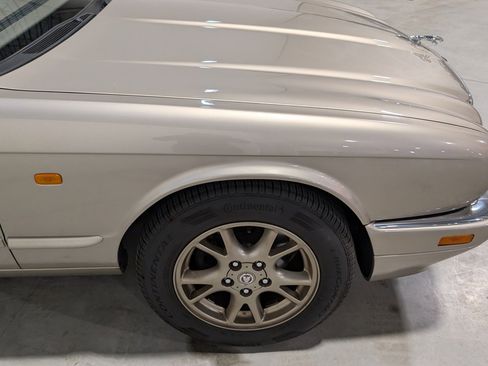 Used 1996 Jaguar XJ6 RWD image 40