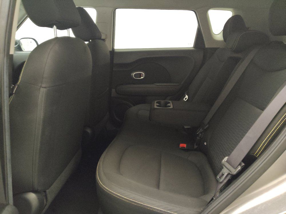 Used 2016 Kia Soul + FWD image 18