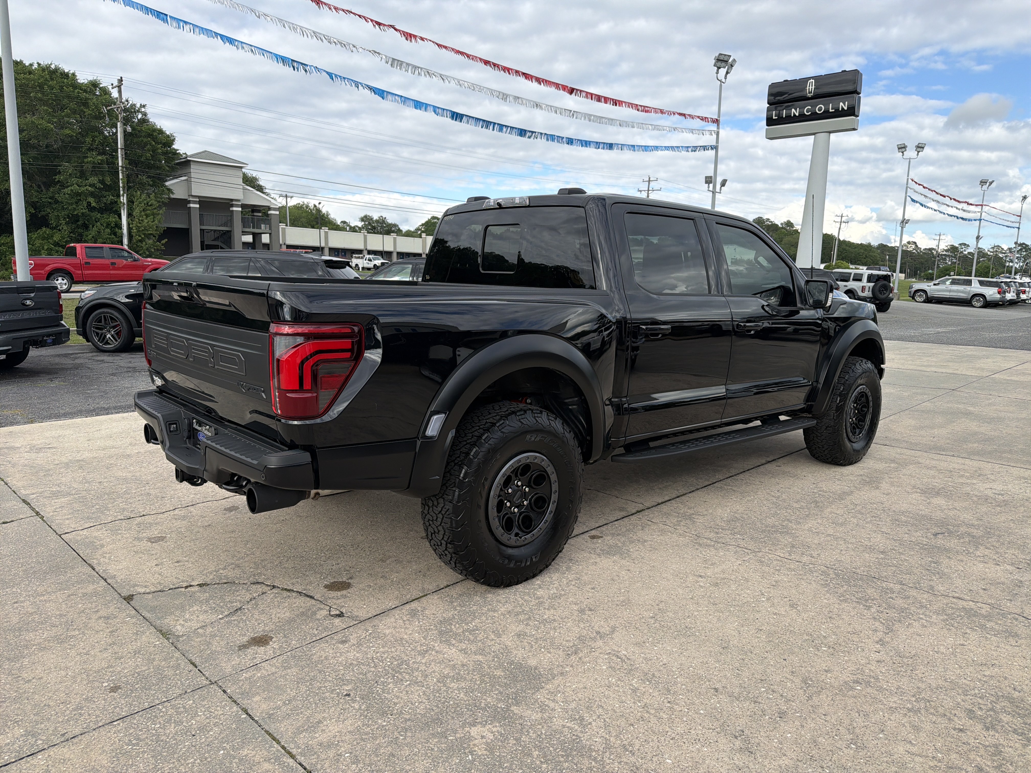 Used 2025 Ford F150 Raptor AWD/4WD image 6