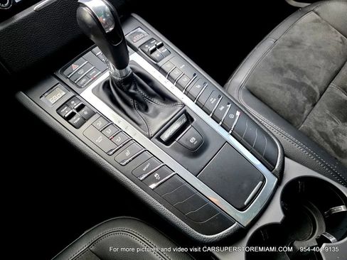 Used 2018 Porsche Macan Sport Edition image 57