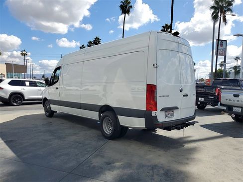 Used 2019 Freightliner Sprinter 3500 image 3