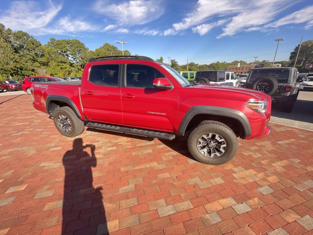 Used 2022 Toyota Tacoma TRD Off-Road w/ Technology Package AWD/4WD image 37