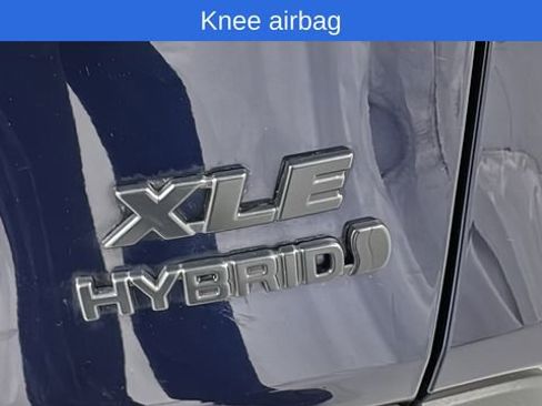 Used 2022 Toyota RAV4 XLE w/ Convenience Package image 39