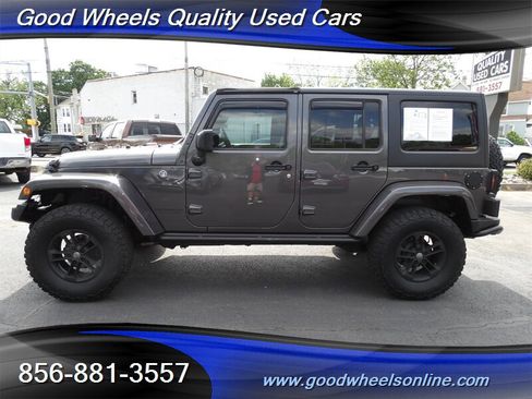 Used 2017 Jeep Wrangler Unlimited Sahara AWD/4WD image 8