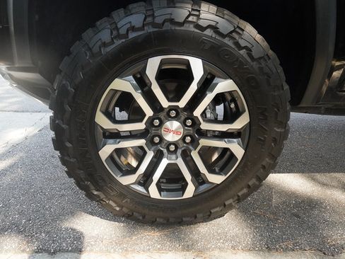 Used 2024 GMC Canyon AT4 w/ AT4 Premium Package AWD/4WD image 38