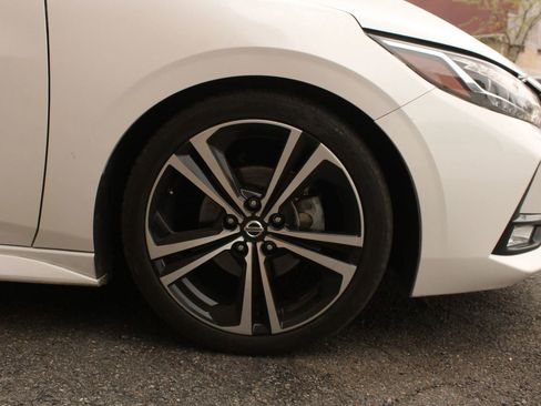 Used 2021 Nissan Sentra SR w/ SR Premium Package image 5