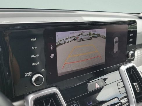 Used 2023 Kia Sorento EX w/ Panoramic Sunroof Package FWD image 17