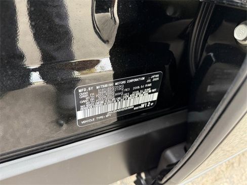 New 2025 Mitsubishi Outlander SE image 36