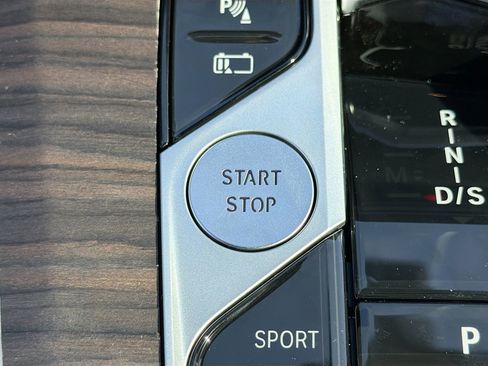 New 2026 BMW X5 xDrive50e w/ Climate Comfort Package image 37