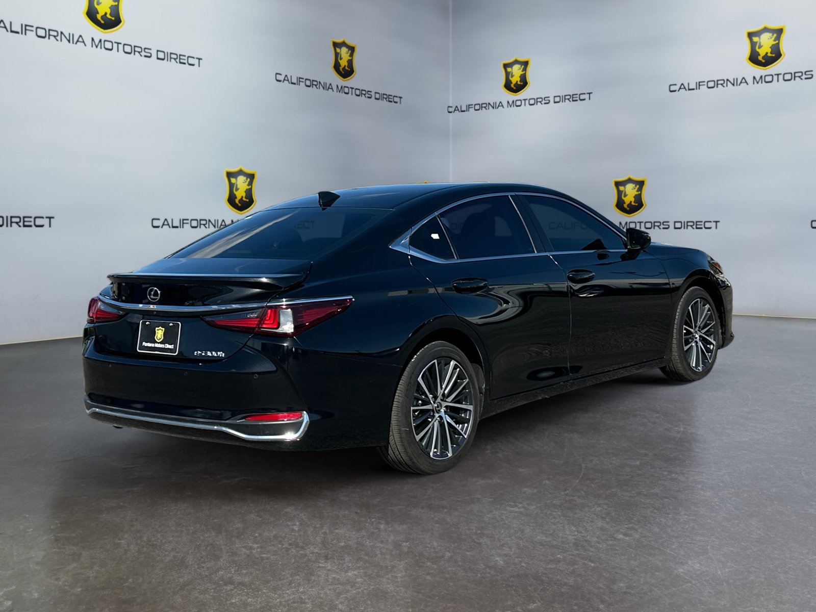 Used 2025 Lexus ES 300h w/ Premium Package FWD image 5