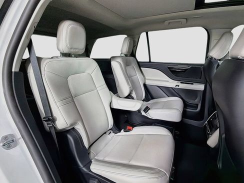 Used 2026 Lincoln Aviator 2WD image 28