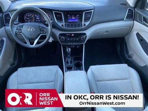 Used 2017 Hyundai Tucson SE image 17