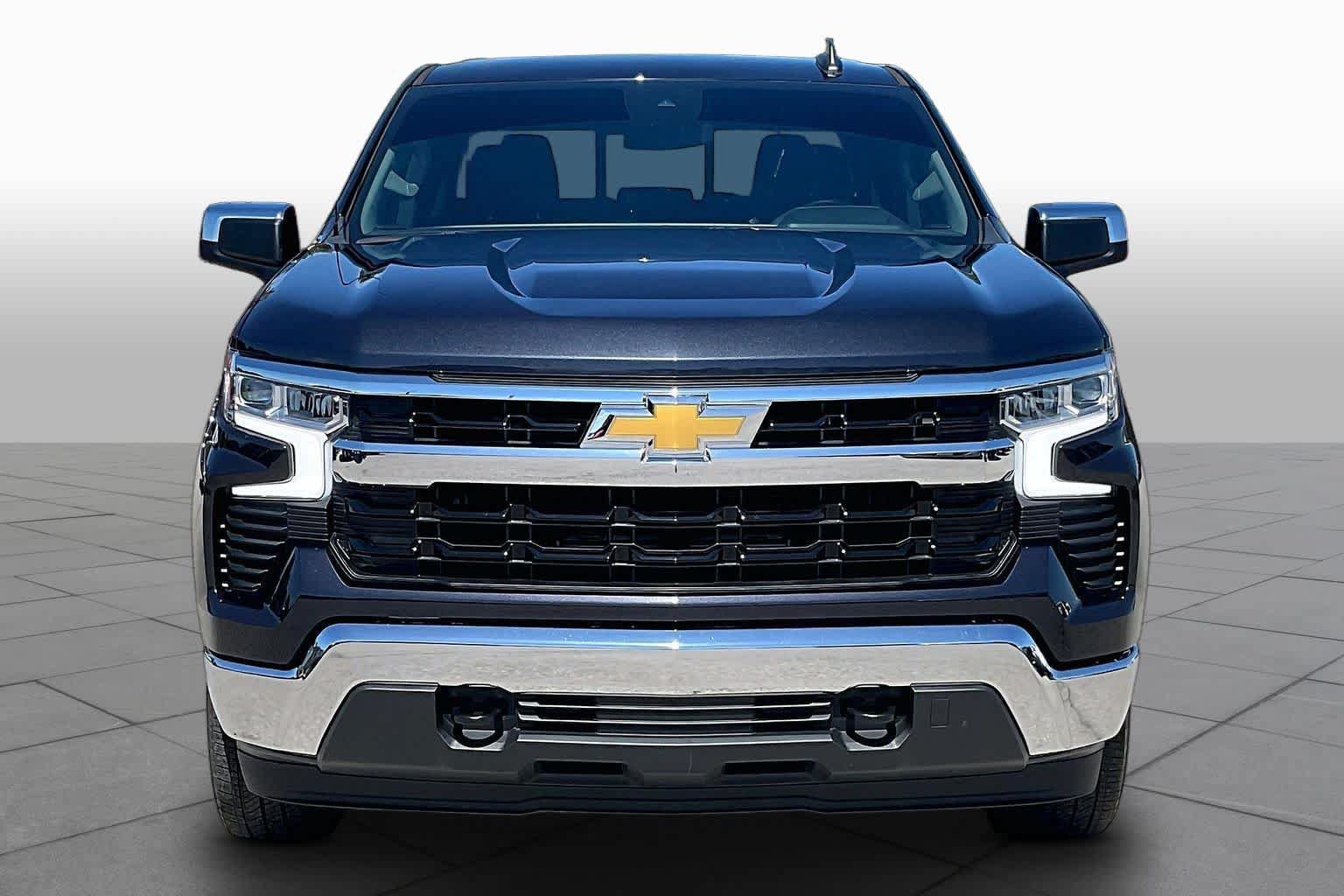 Used 2024 Chevrolet Silverado 1500 LT w/ Leather Package AWD/4WD image 4
