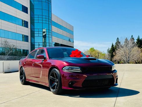 Used 2017 Dodge Charger R/T image 1