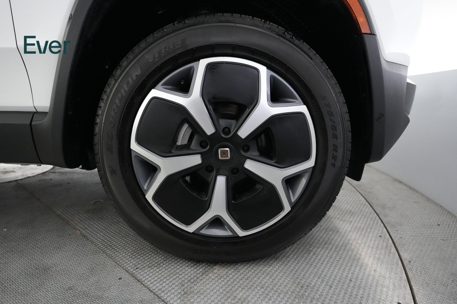 Used 2024 Rivian R1S Adventure Dual AWD/4WD image 20