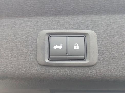 New 2025 Mitsubishi Outlander SE image 13