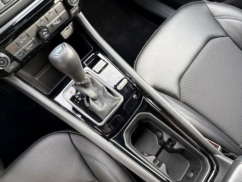 Used 2025 Jeep Compass Latitude w/ Altitude Special Edition image 17