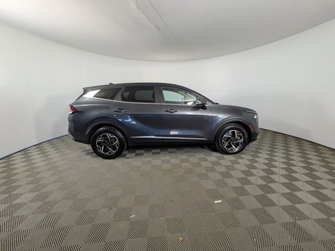 Used 2023 Kia Sportage LX image 4